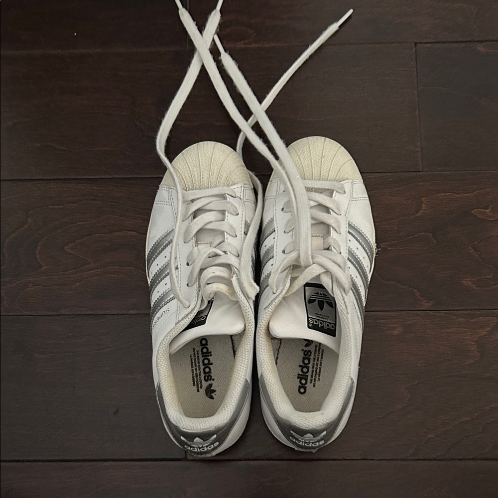 No stains or scratches